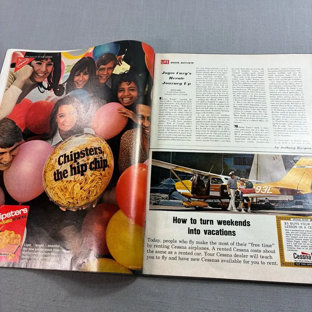 Vintage 1968 LIFE Magazine Wally Schirra Apollo 7 NASA Space See Descr